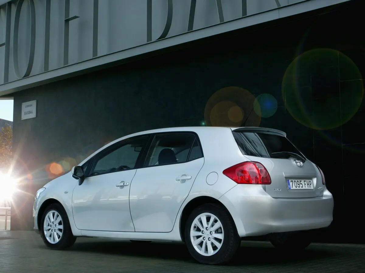 Toyota Auris I Хэтчбек 5 дв. — сүрөт 5