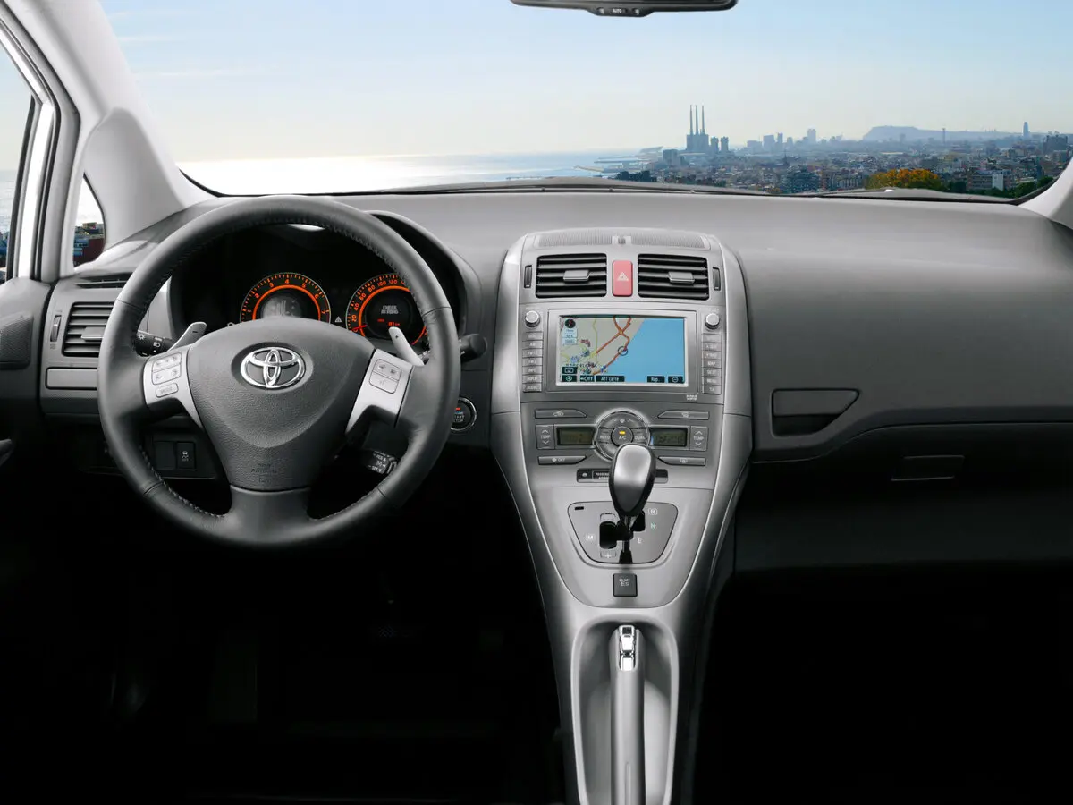 Toyota Auris I Хэтчбек 5 дв. — сүрөт 6