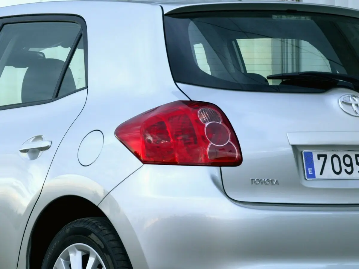 Toyota Auris I Хэтчбек 5 дв. — сүрөт 16