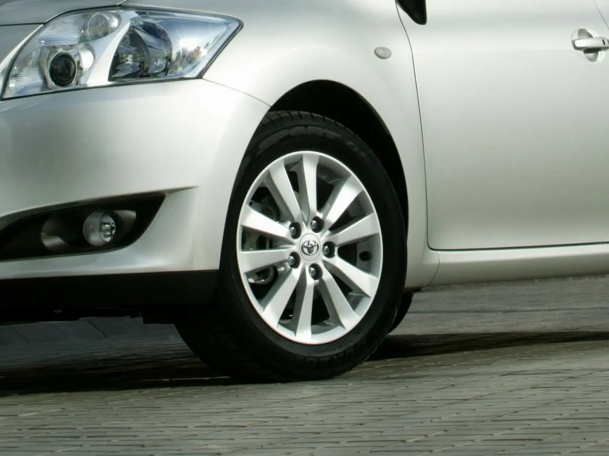 Toyota Auris I Хэтчбек 5 дв. — сүрөт 18