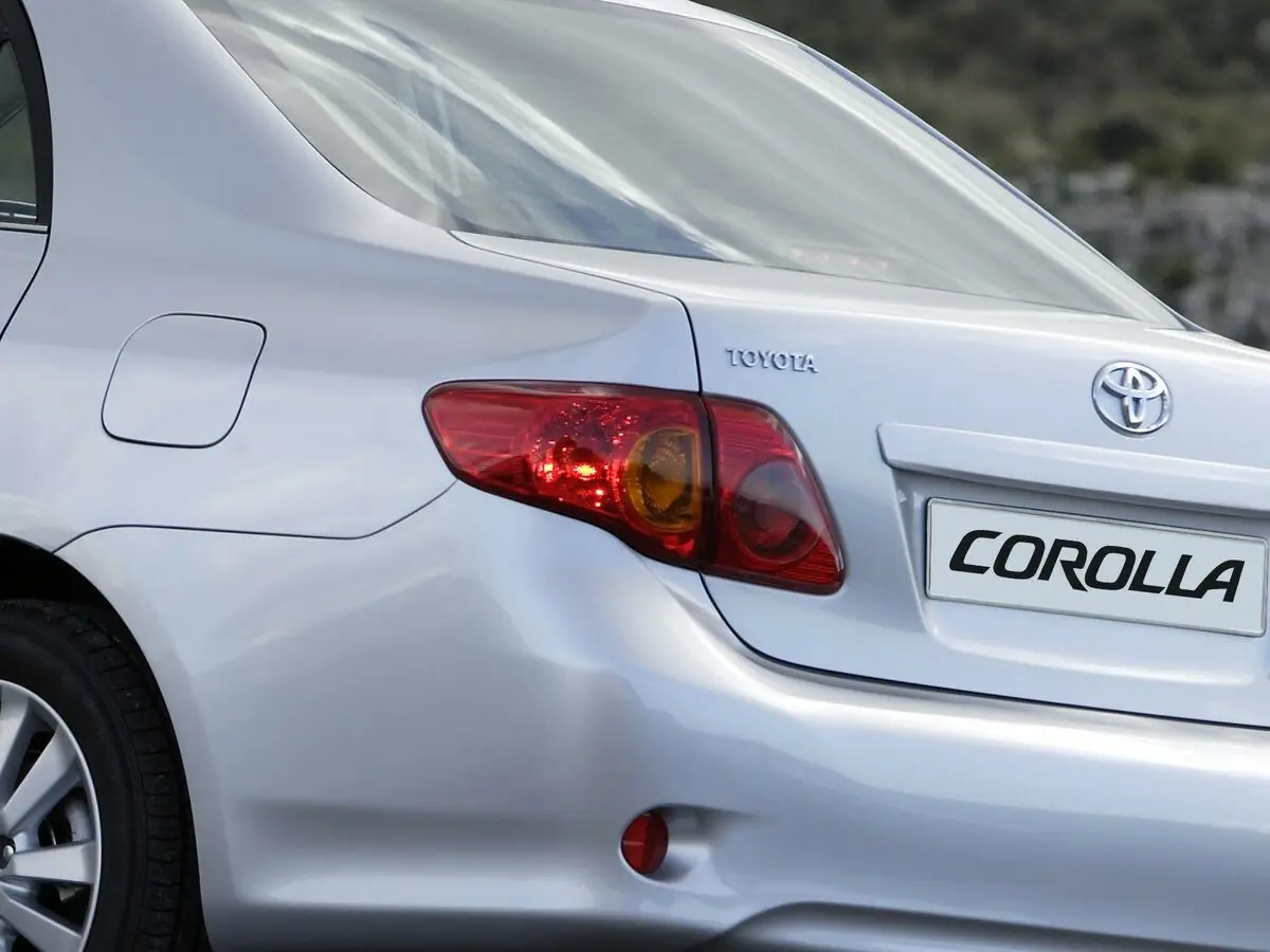 Toyota Corolla X (E140, E150) Седан — фото 14