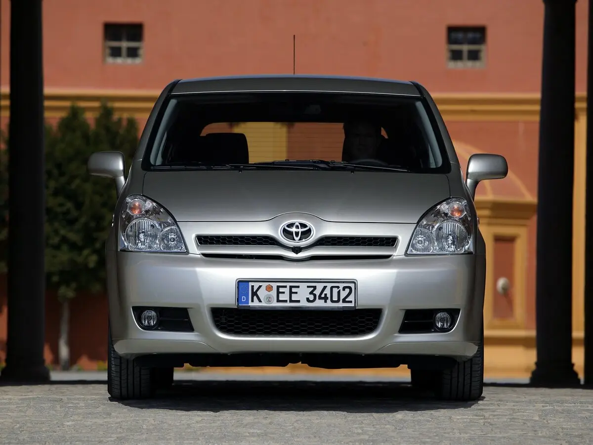 Toyota Corolla Verso I Рестайлинг 2 Компактвэн — сүрөт 3