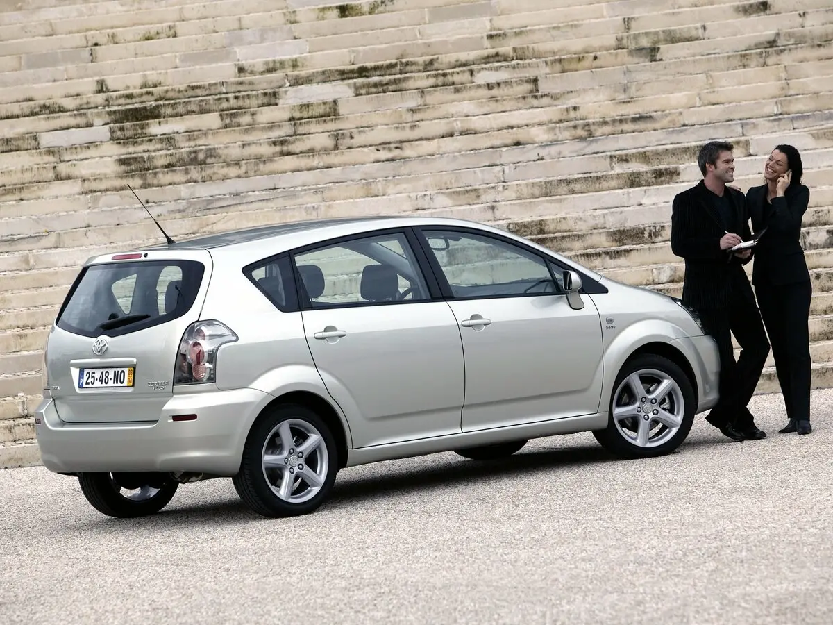 Toyota Corolla Verso I Рестайлинг 2 Компактвэн — сүрөт 4