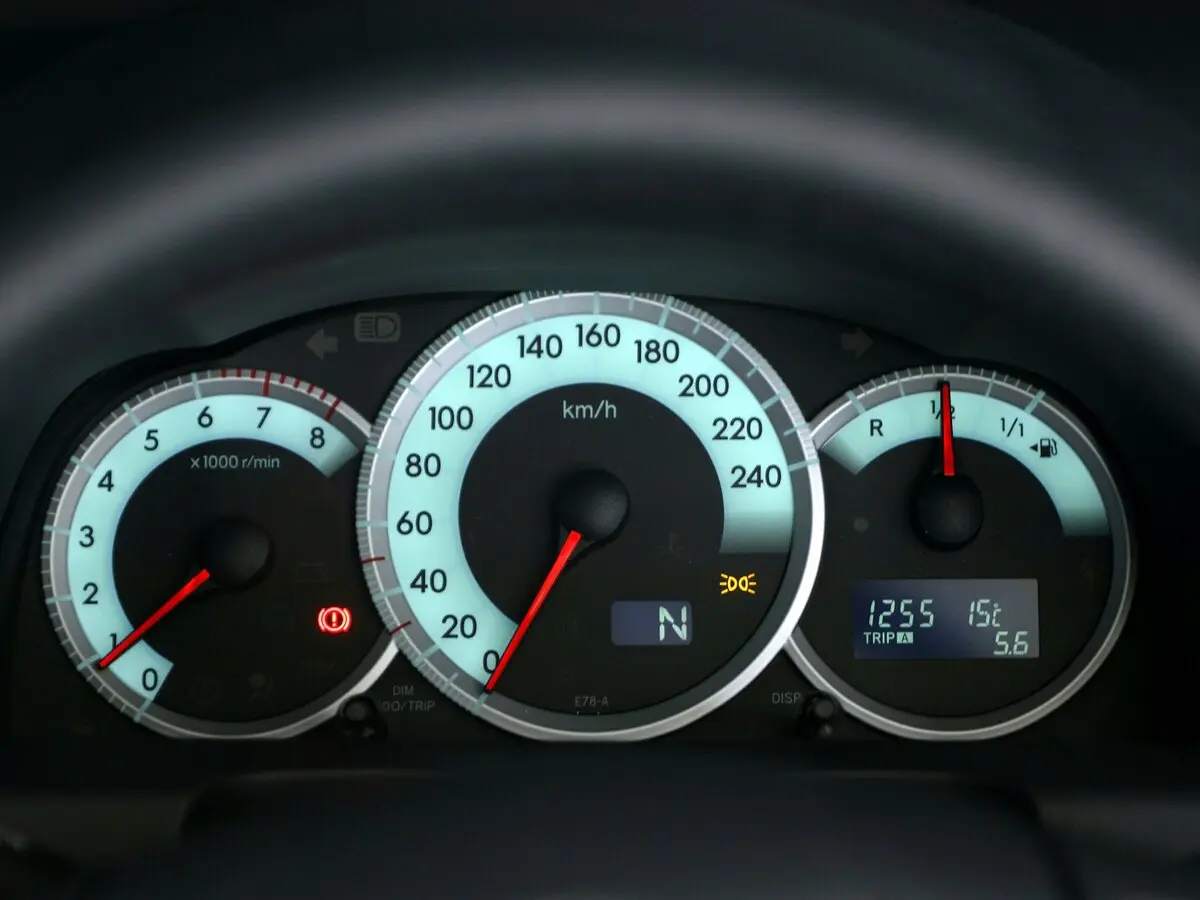 Toyota Corolla Verso I Рестайлинг 2 Компактвэн — сүрөт 6