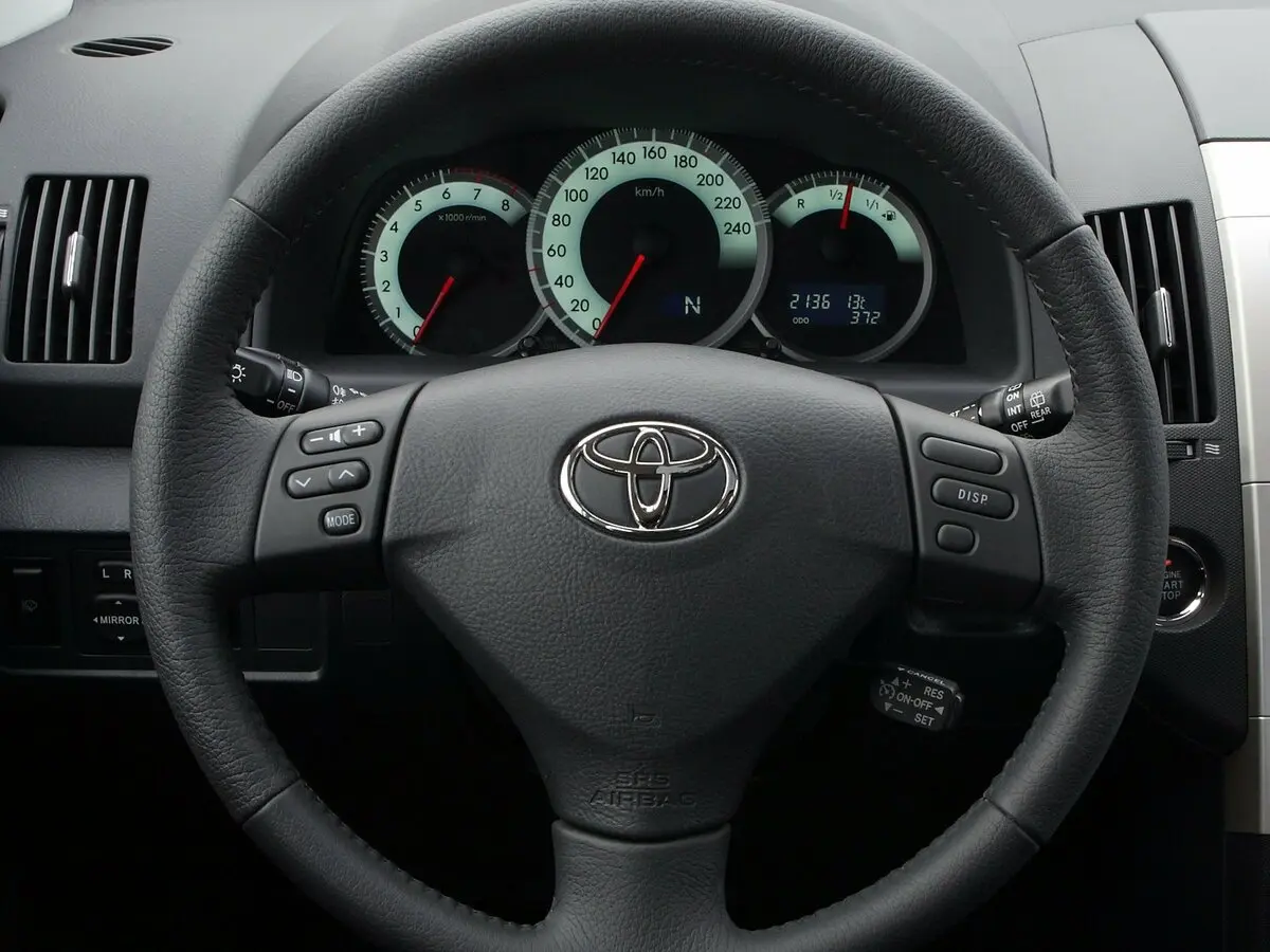 Toyota Corolla Verso I Рестайлинг 2 Компактвэн — сүрөт 7