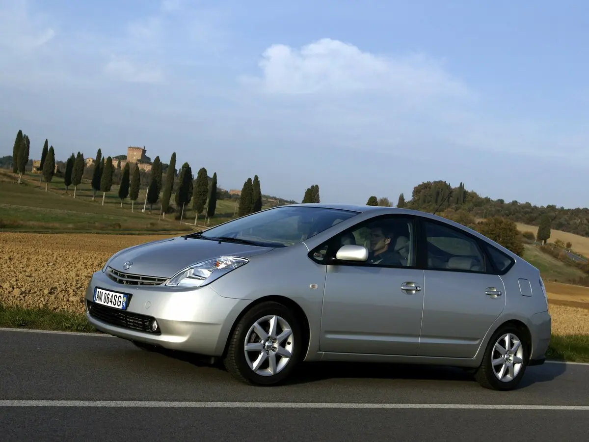 Toyota Prius II (XW20) Лифтбек — фото 2