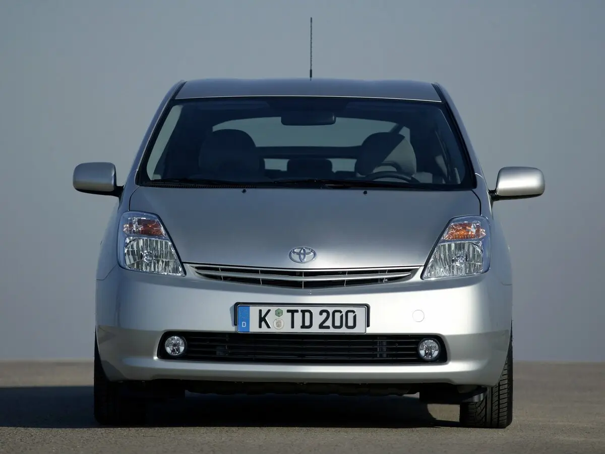 Toyota Prius II (XW20) Лифтбек — фото 3