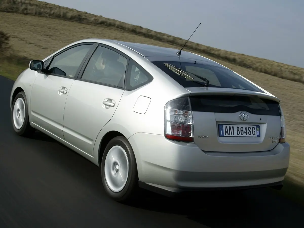 Toyota Prius II (XW20) Лифтбек — фото 5