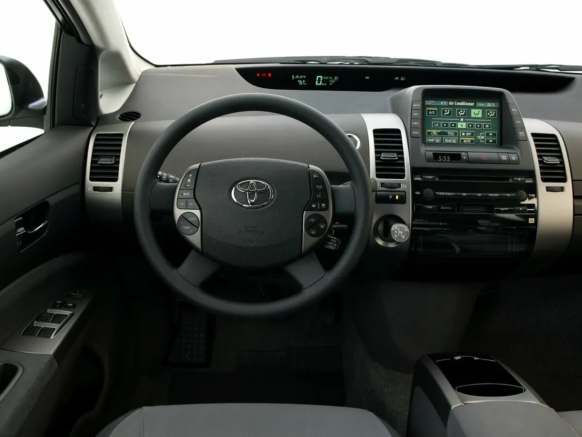 Toyota Prius II (XW20) Лифтбек — фото 6