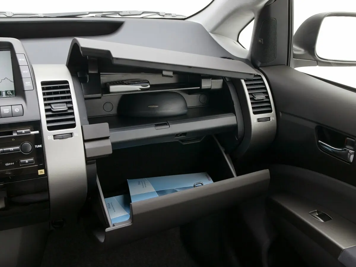 Toyota Prius II (XW20) Лифтбек — фото 8