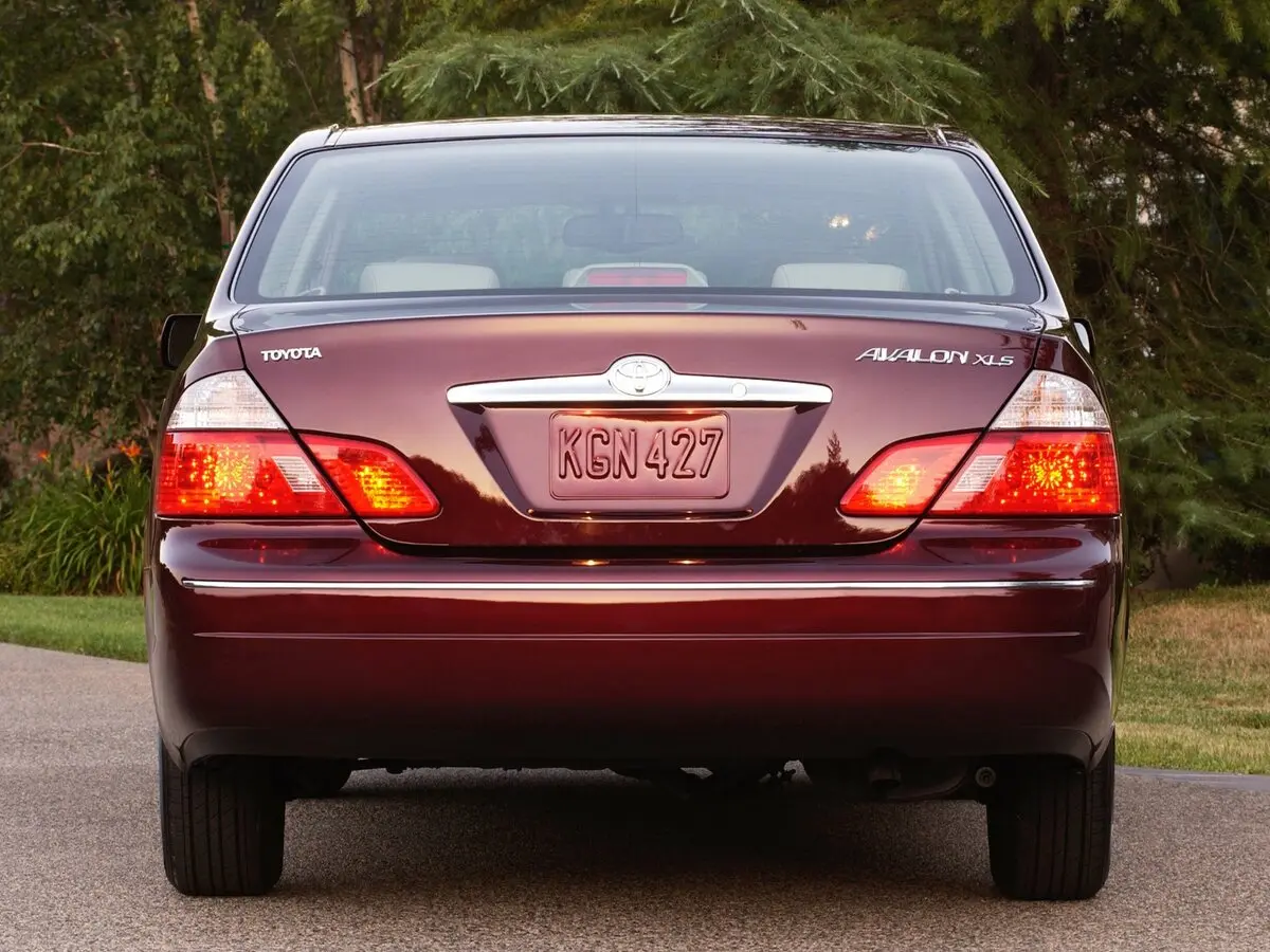 Toyota Avalon II Рестайлинг Седан — фото 3