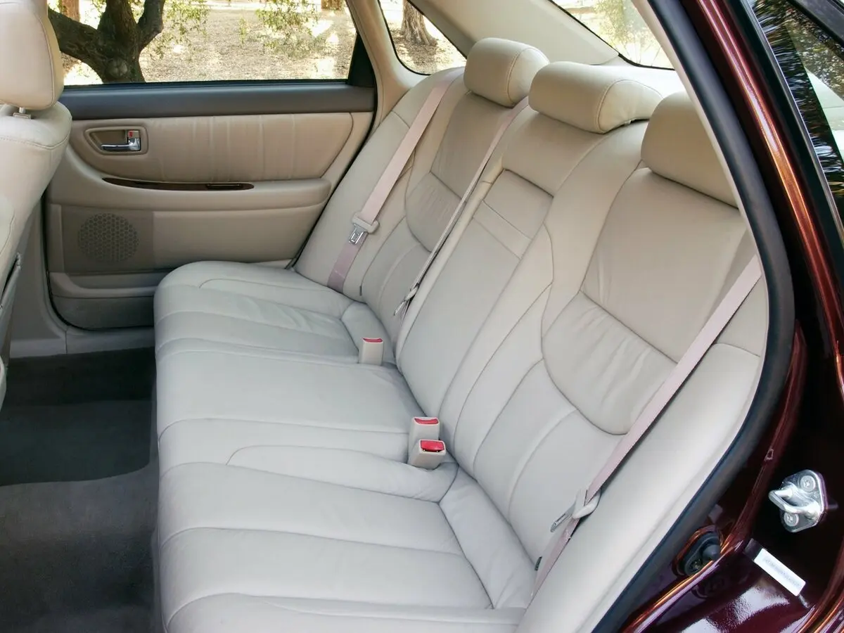 Toyota Avalon II Рестайлинг Седан — фото 6