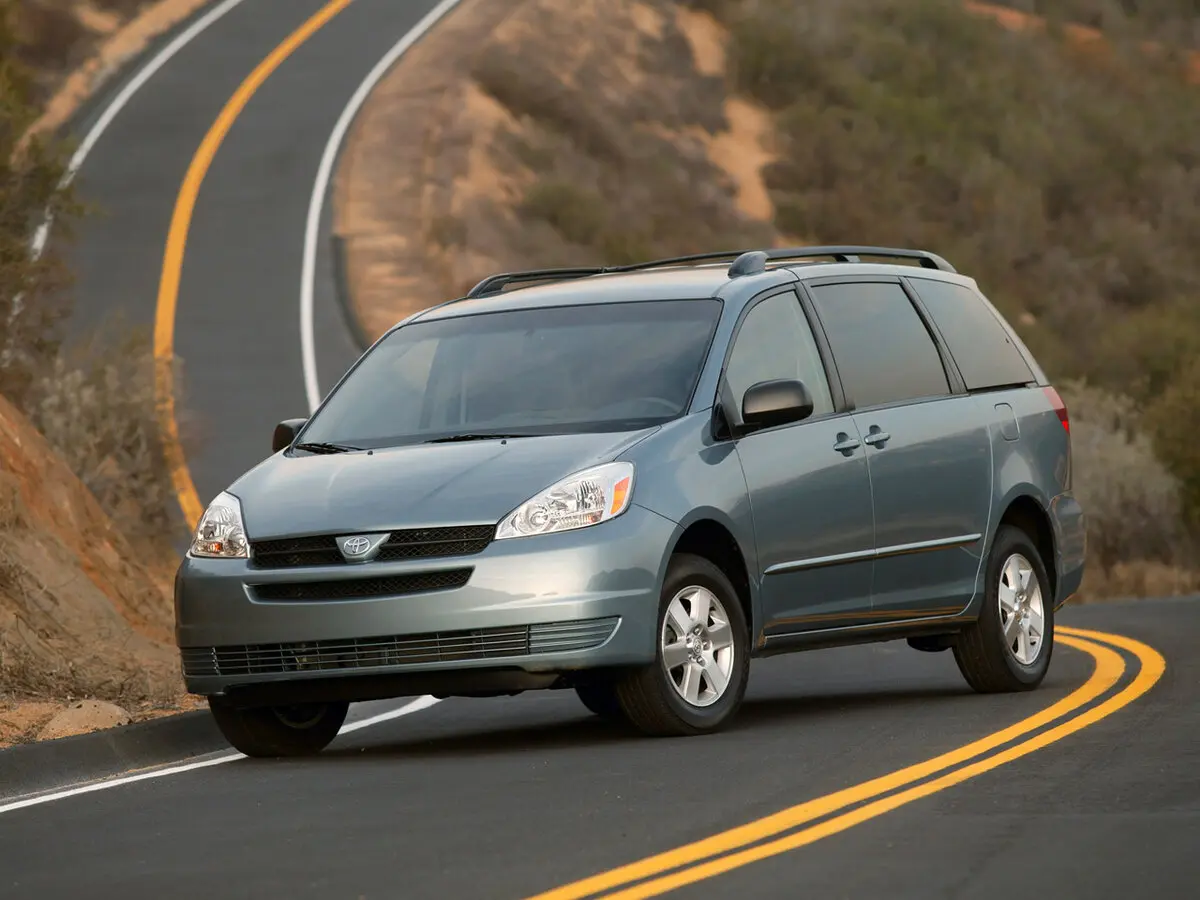 Toyota Sienna II Минивэн — фото 2