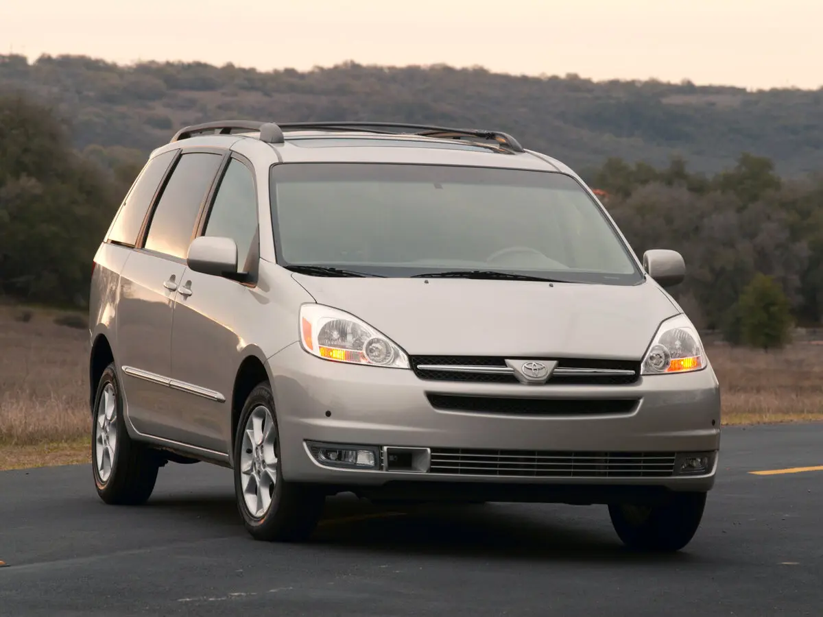 Toyota Sienna II Минивэн — фото 4