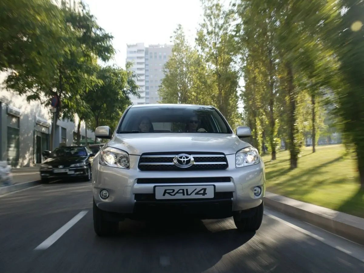 Toyota RAV4 III (XA30) Внедорожник 5 дв. — фото 3