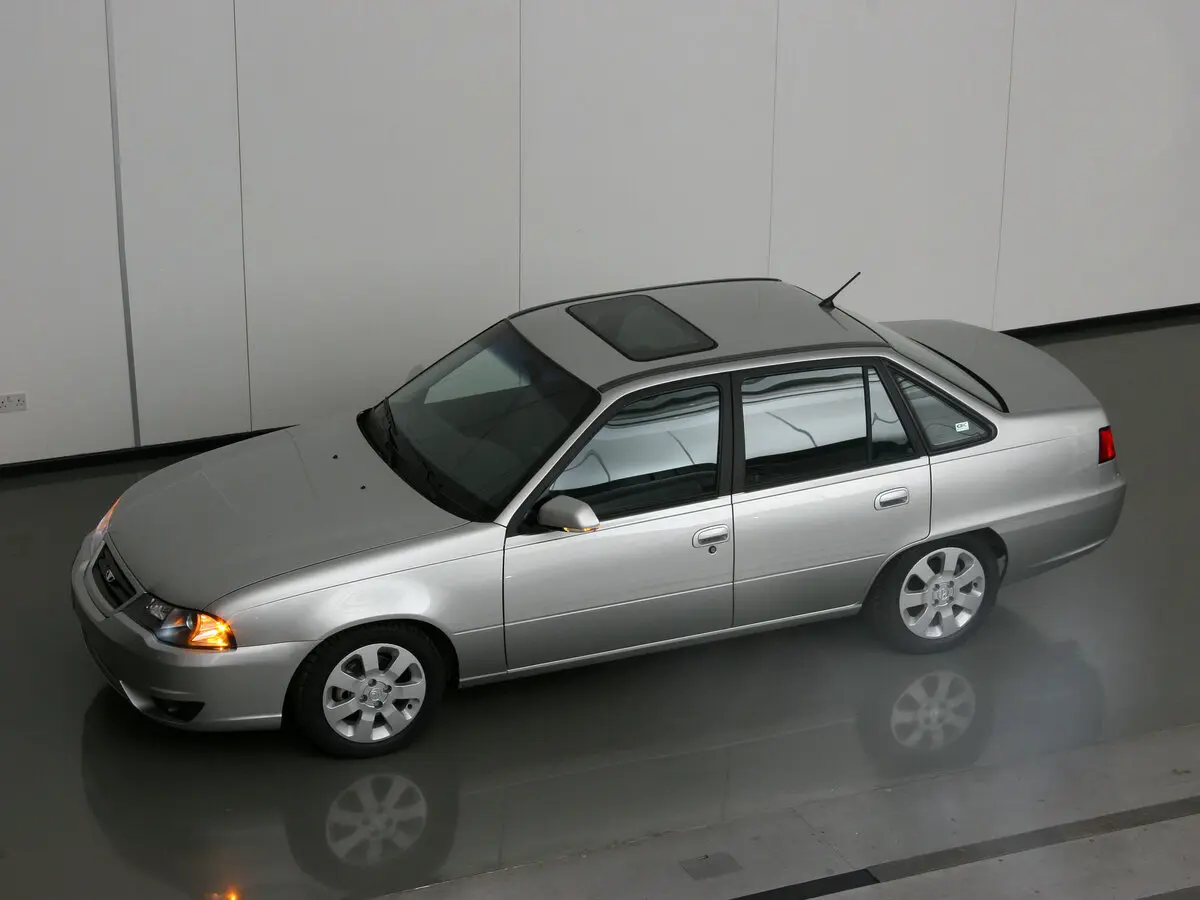 Daewoo Nexia I Рестайлинг Седан — фото 2