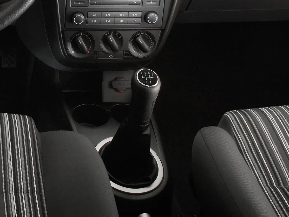Volkswagen Fox II Хэтчбек 3 дв. — сүрөт 11