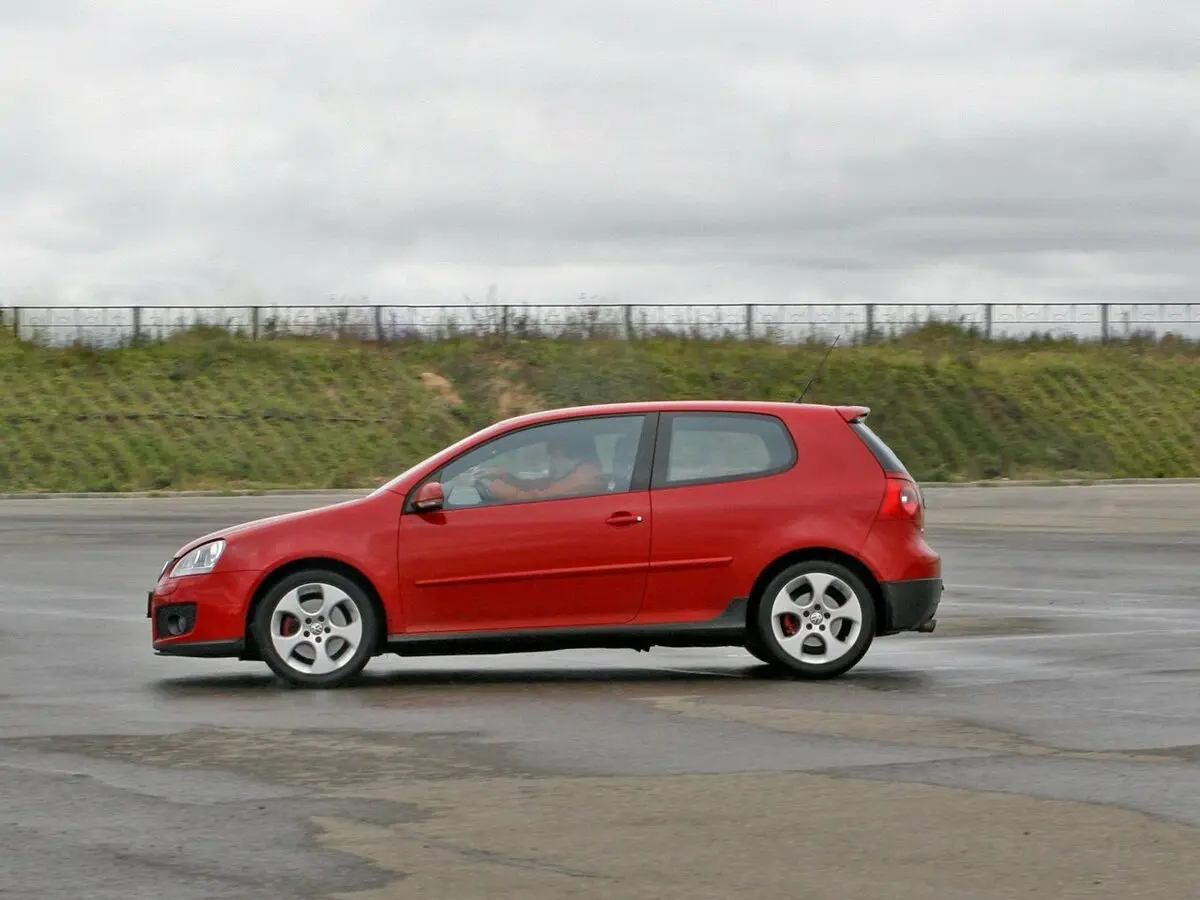 Volkswagen Golf GTI V Хэтчбек 3 дв. — сүрөт 2