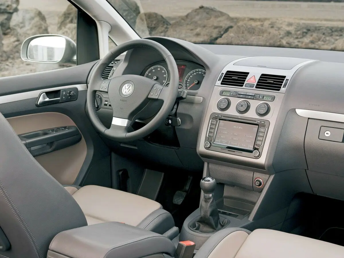 Volkswagen Touran I Рестайлинг Компактвэн — сүрөт 7