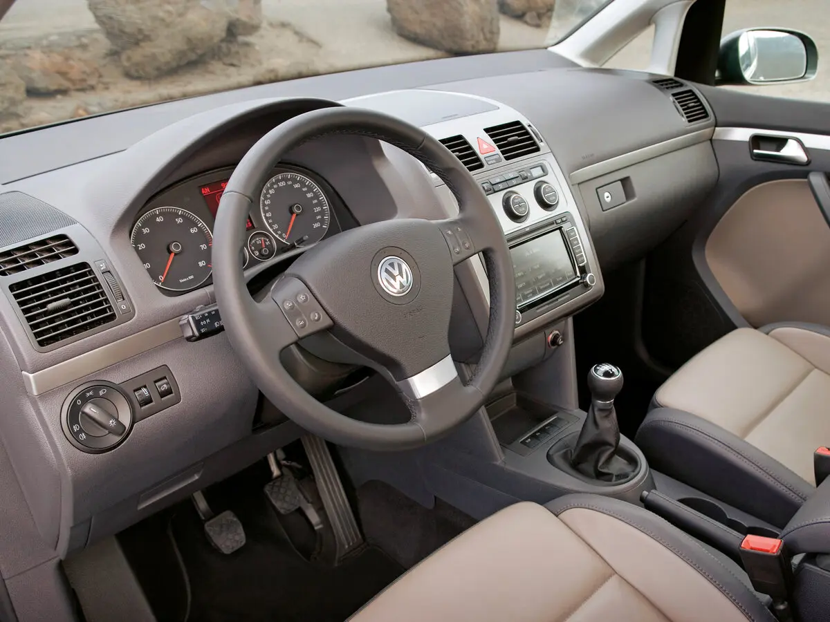 Volkswagen Touran I Рестайлинг Компактвэн — сүрөт 8