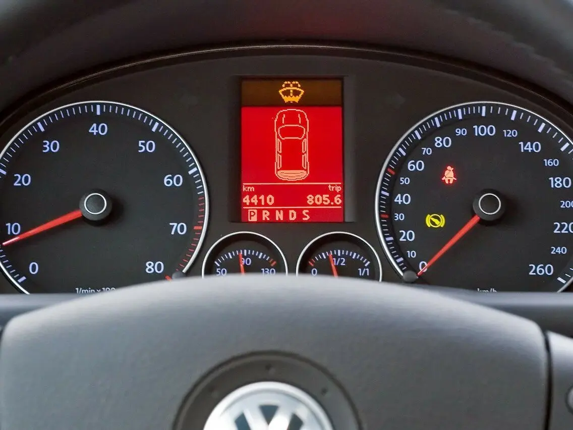 Volkswagen Touran I Рестайлинг Компактвэн — сүрөт 9