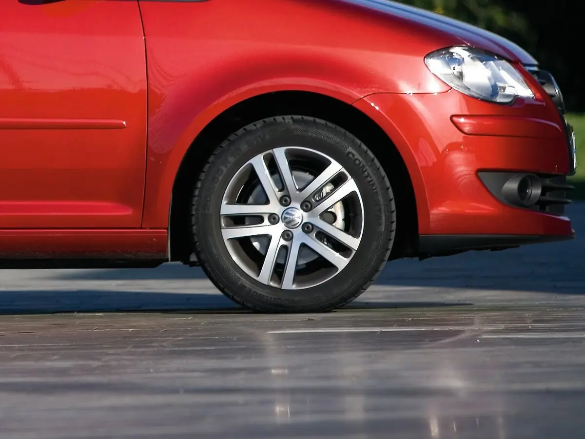 Volkswagen Touran I Рестайлинг Компактвэн — сүрөт 19