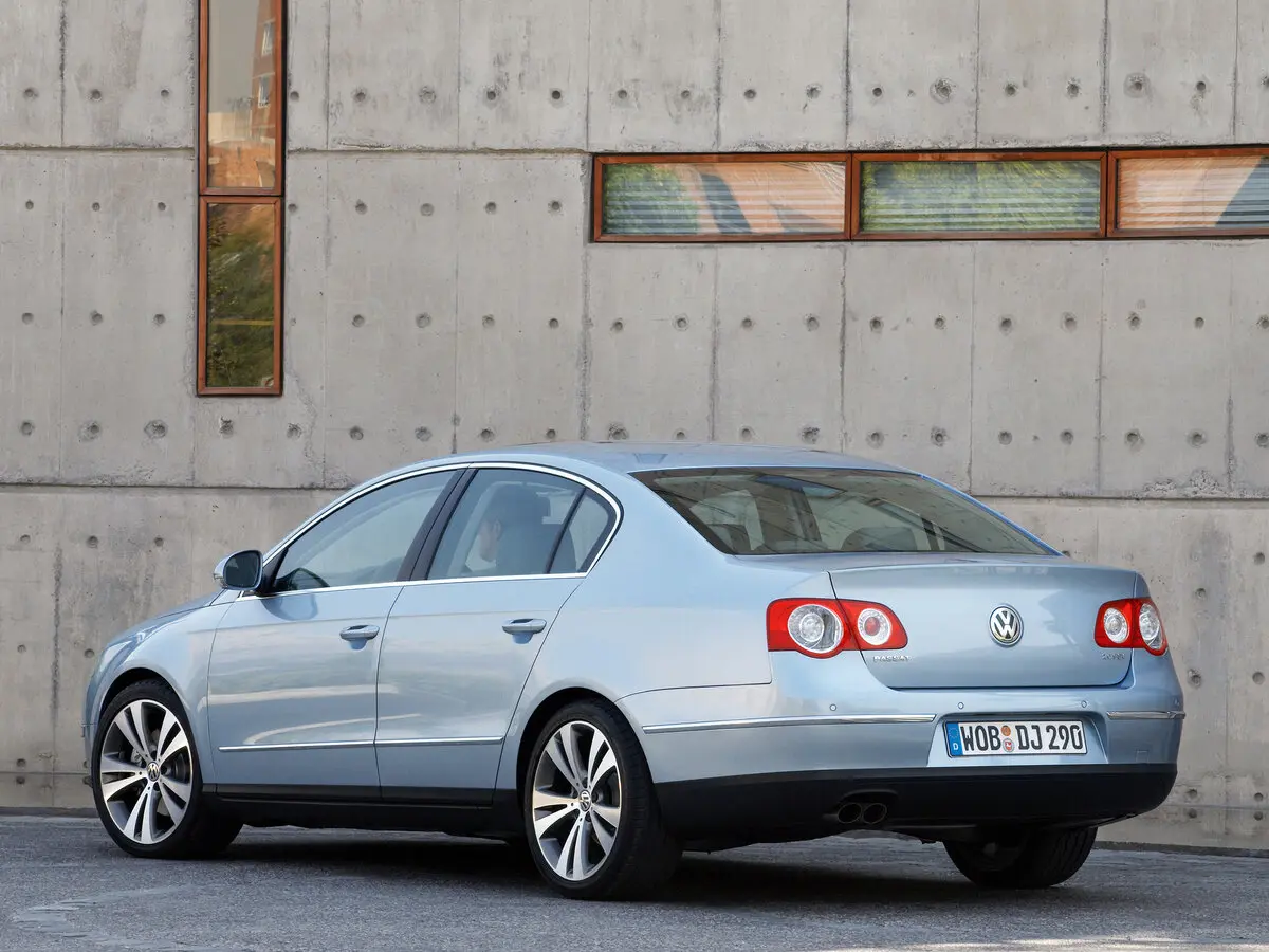 Volkswagen Passat B6 Седан — фото 5