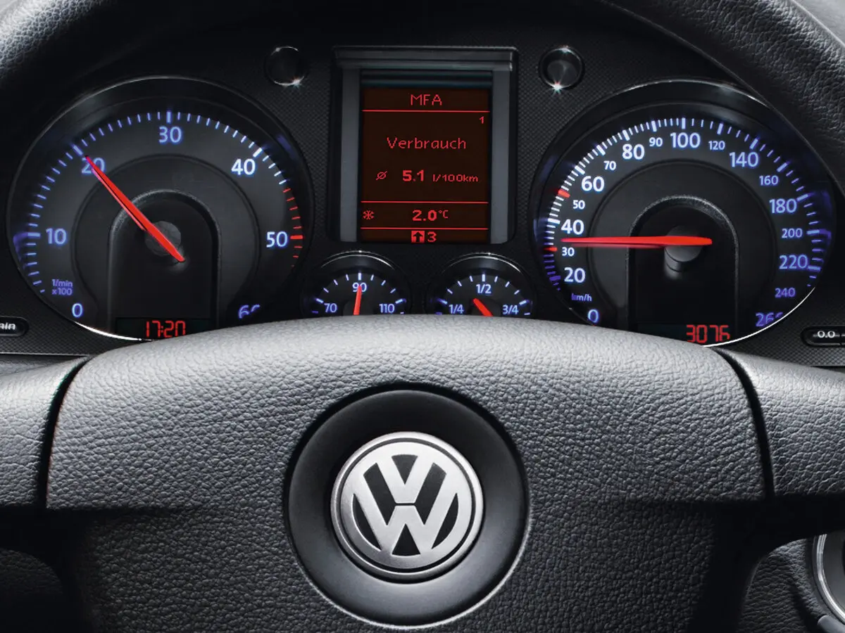 Volkswagen Passat B6 Седан — фото 9