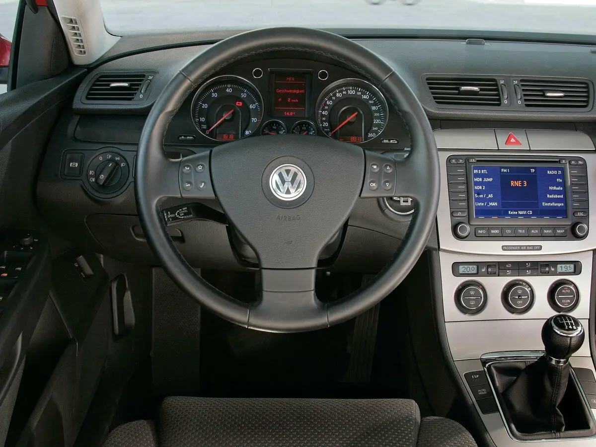 Volkswagen Passat B6 Универсал 5 дв. — фото 6