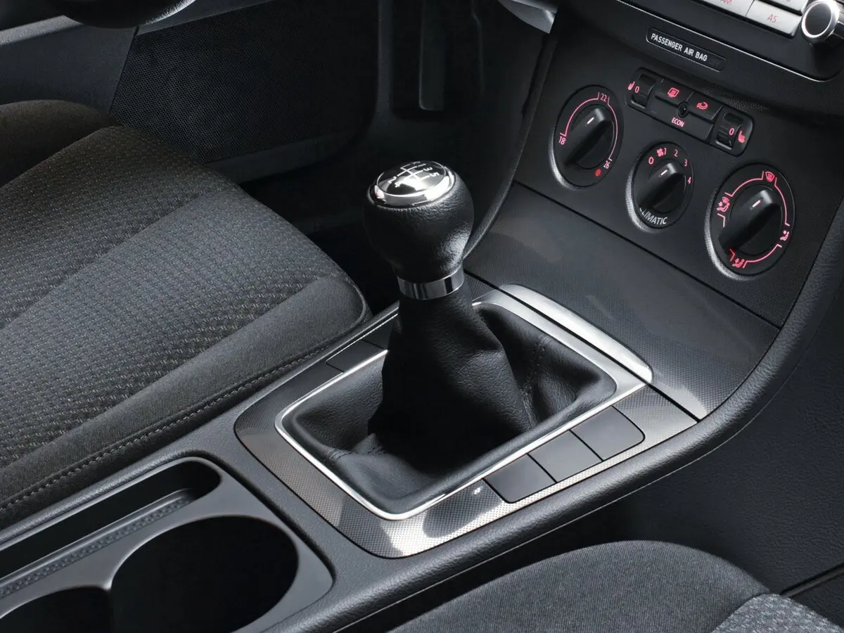 Volkswagen Passat B6 Универсал 5 дв. — фото 12