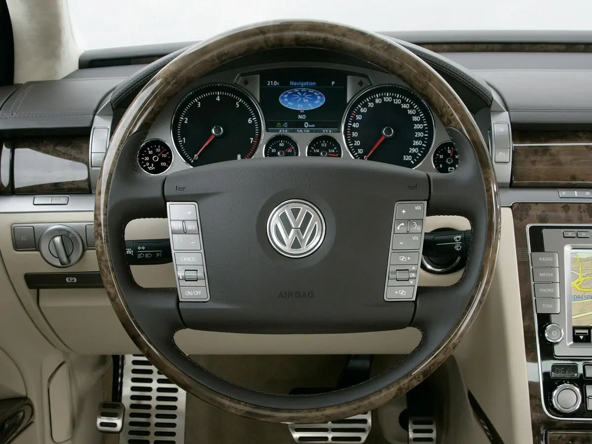 Volkswagen Phaeton I Седан — сүрөт 7