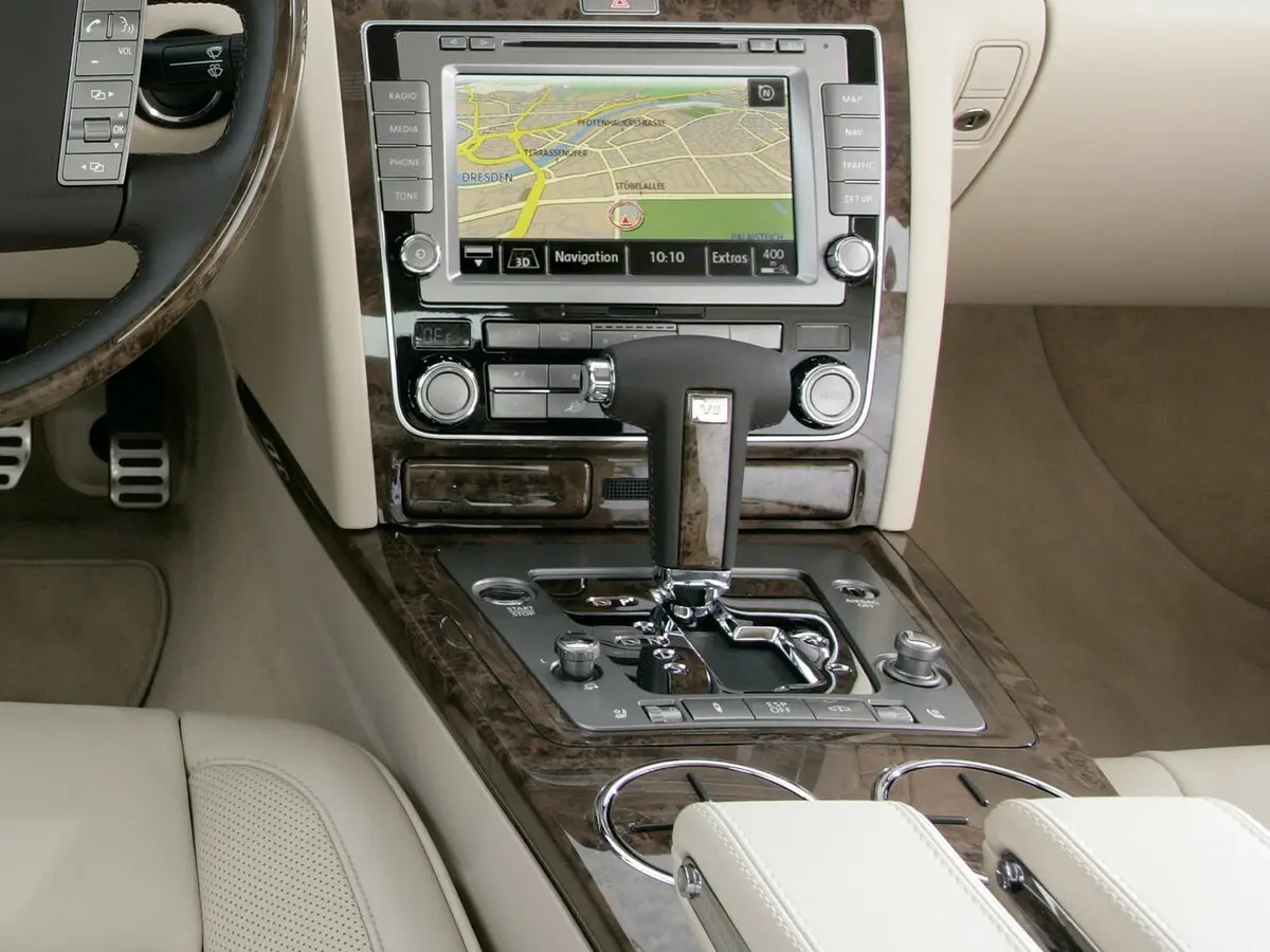 Volkswagen Phaeton I Седан — сүрөт 9