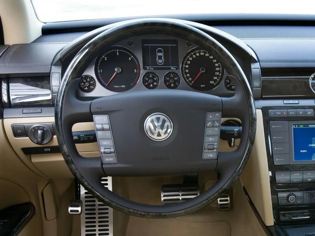 Volkswagen Phaeton I Седан Long — сүрөт 6