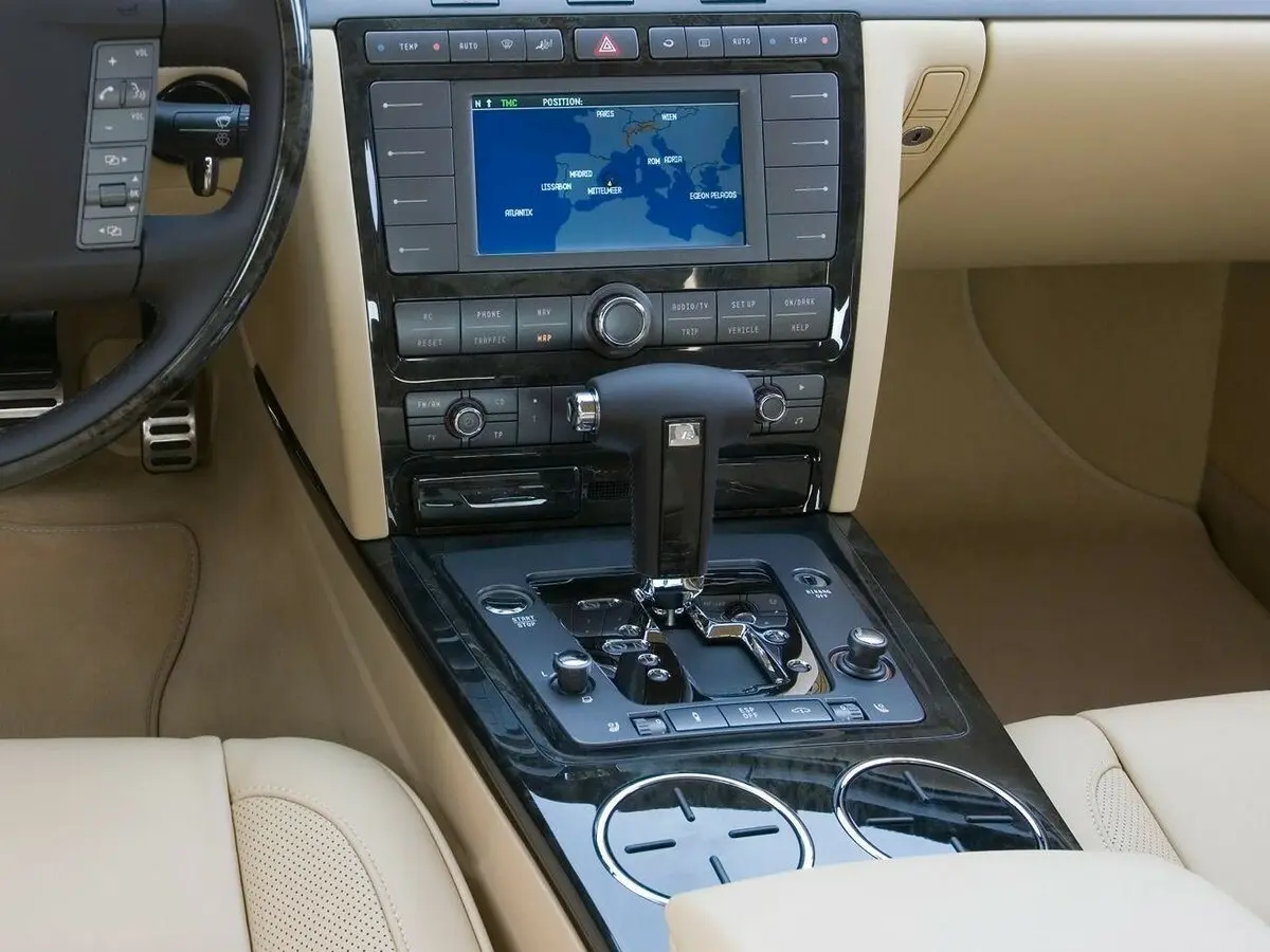 Volkswagen Phaeton I Седан Long — сүрөт 9