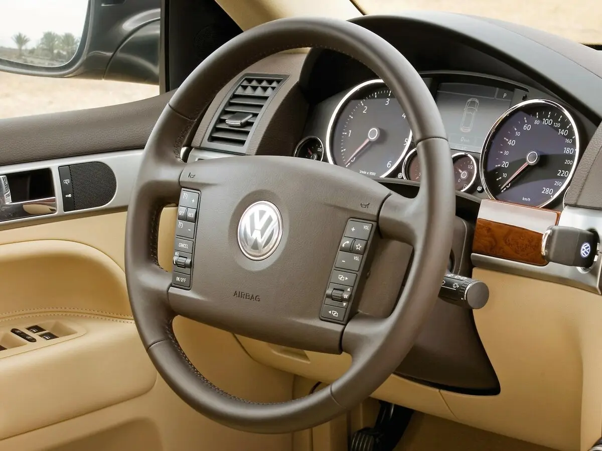 Volkswagen Touareg I Рестайлинг Внедорожник 5 дв. — сүрөт 10