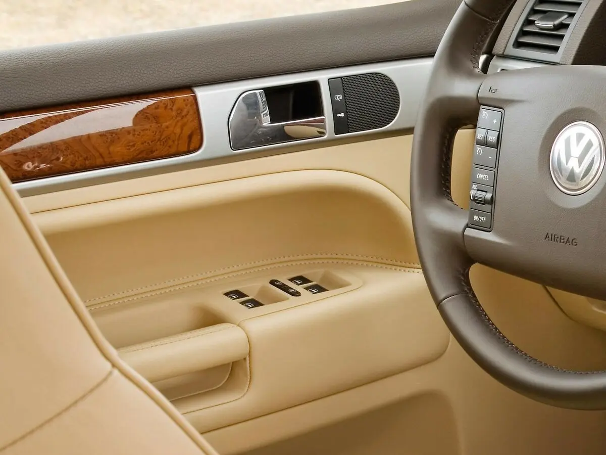 Volkswagen Touareg I Рестайлинг Внедорожник 5 дв. — сүрөт 11