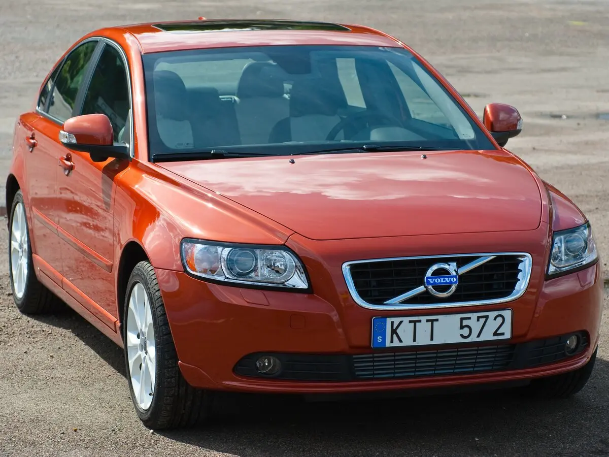 Volvo S40 II Рестайлинг Седан — сүрөт 3