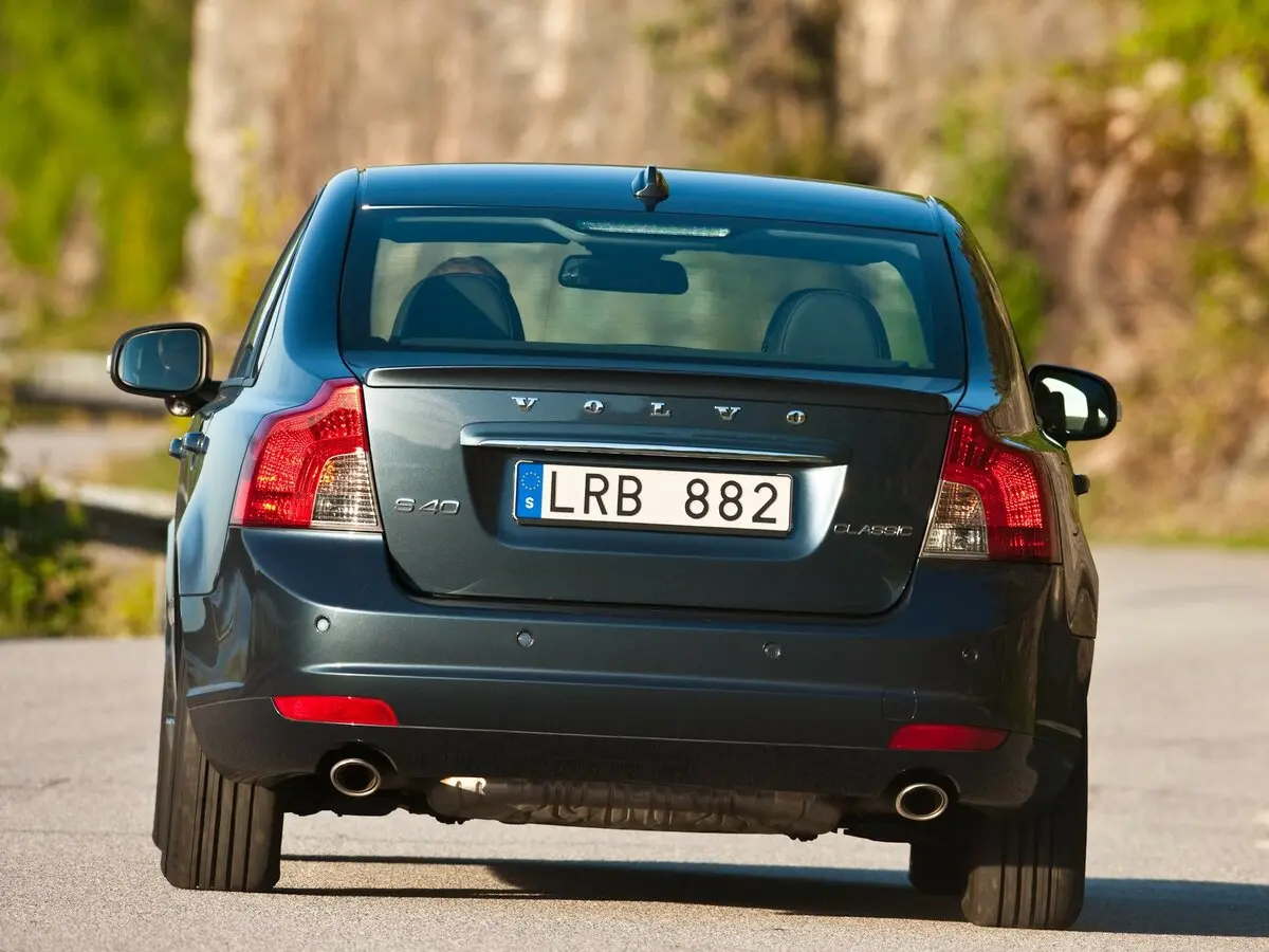 Volvo S40 II Рестайлинг Седан — сүрөт 4