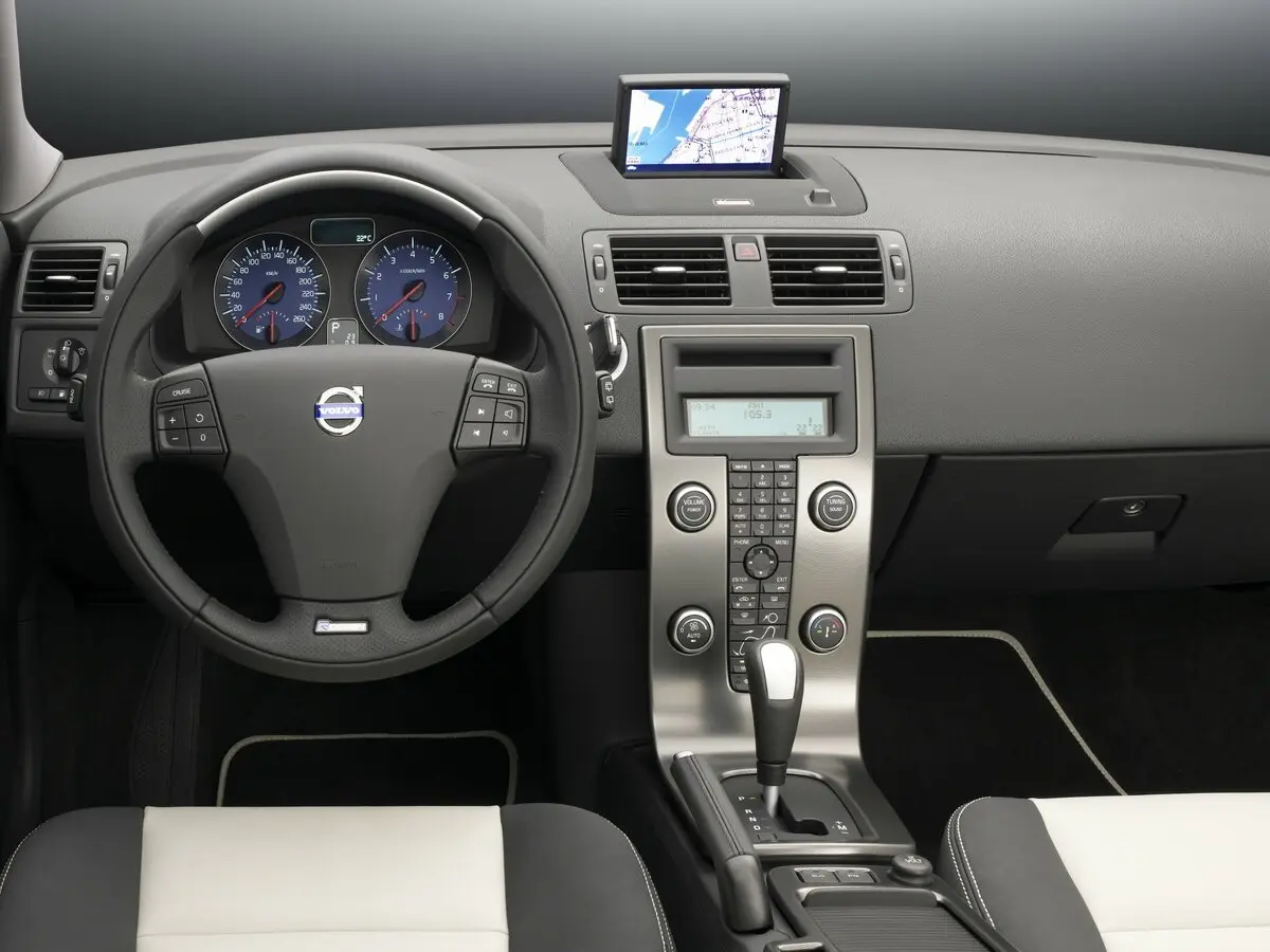 Volvo S40 II Рестайлинг Седан — сүрөт 6
