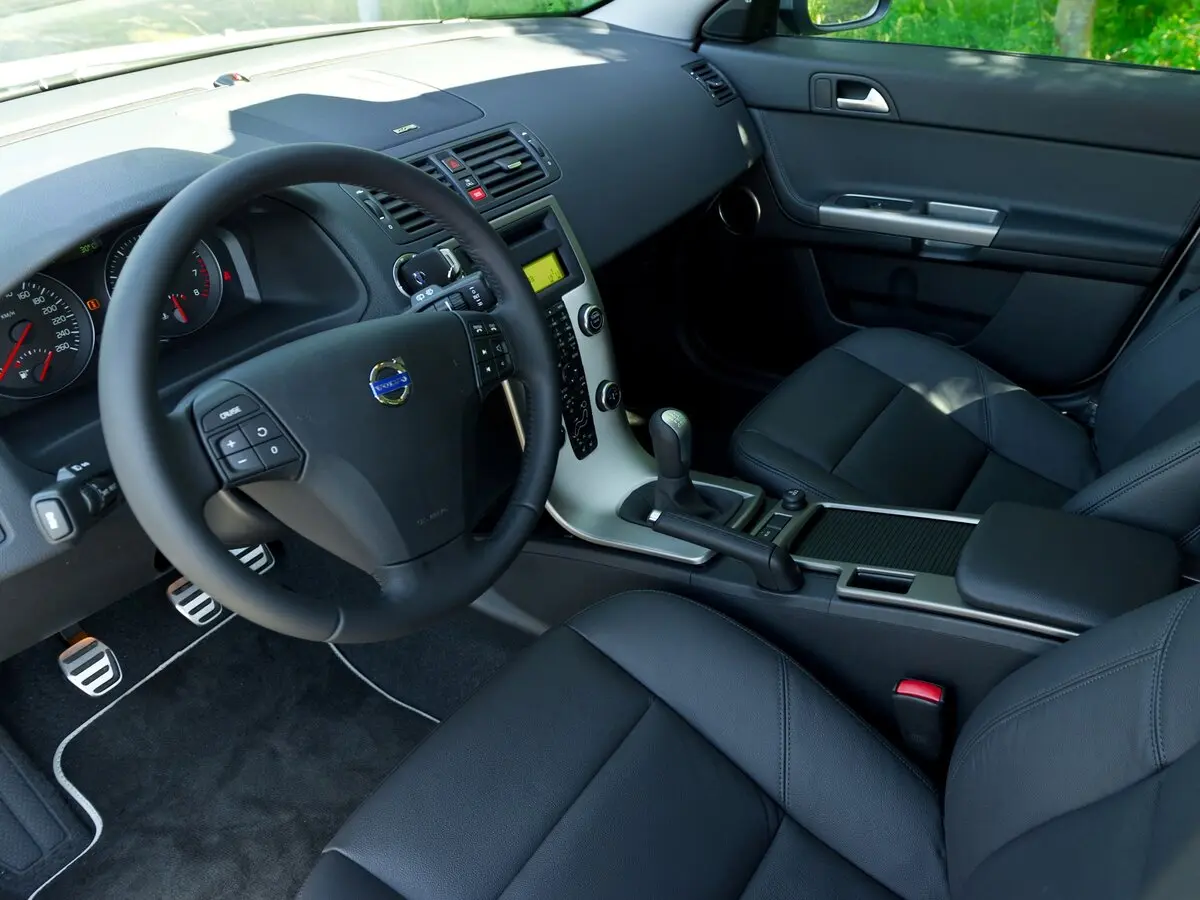 Volvo S40 II Рестайлинг Седан — сүрөт 8