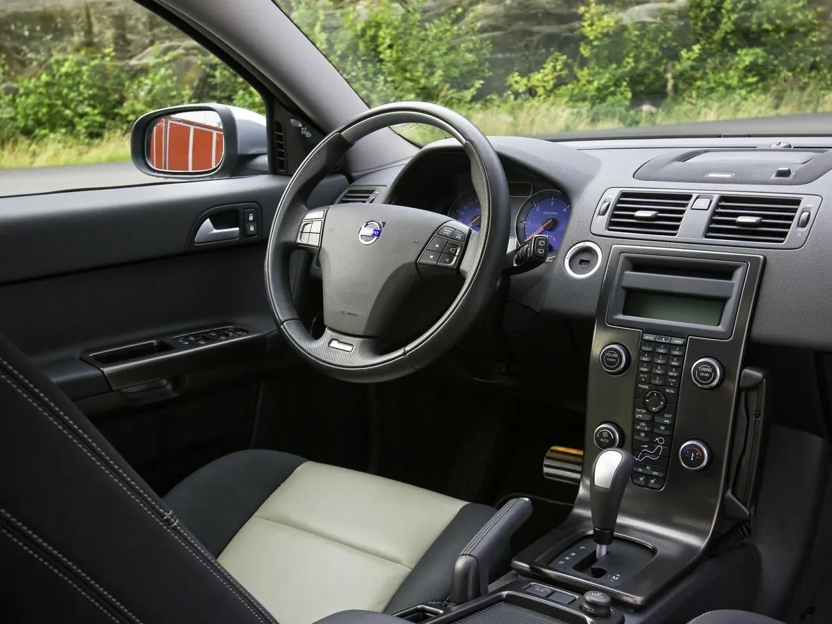 Volvo V50 I Рестайлинг Универсал 5 дв. — 照片 7