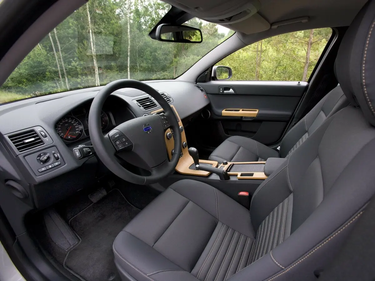 Volvo V50 I Рестайлинг Универсал 5 дв. — 照片 8
