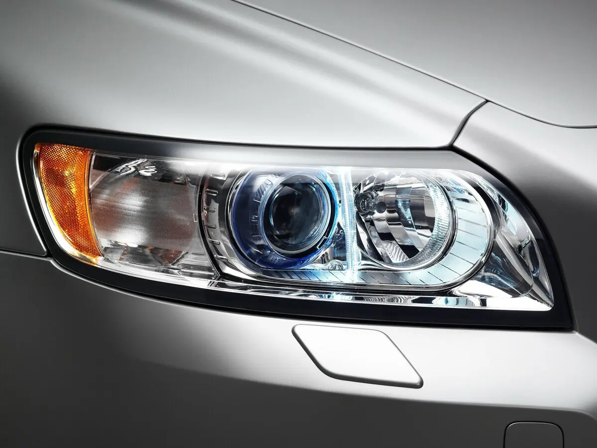 Volvo V50 I Рестайлинг Универсал 5 дв. — 照片 16