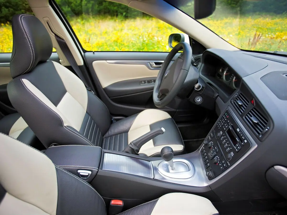Volvo S60 I Рестайлинг Седан — сүрөт 7