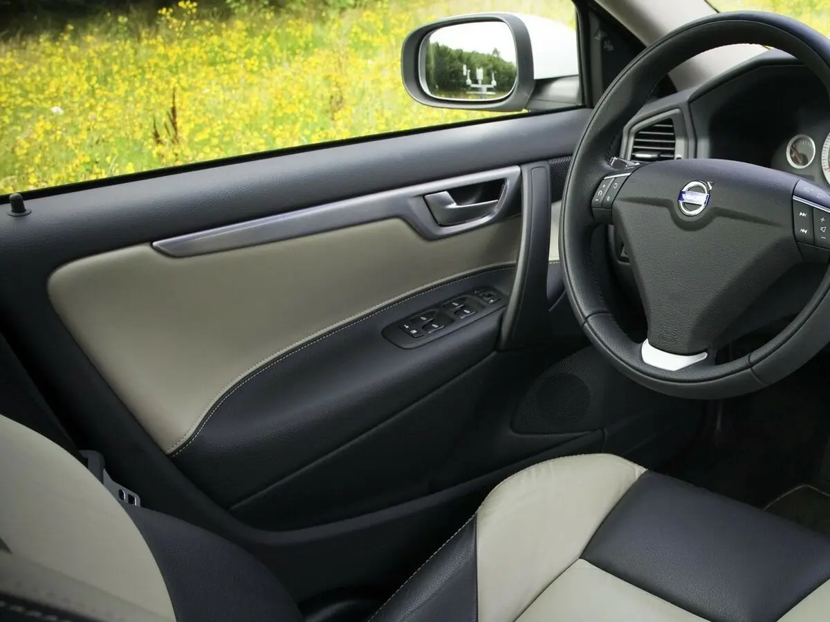 Volvo S60 I Рестайлинг Седан — сүрөт 12