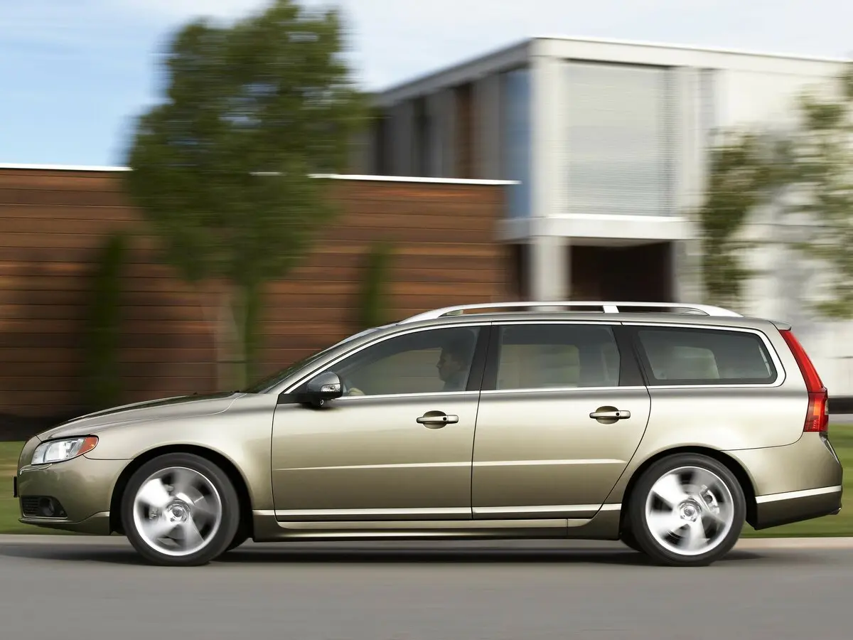 Volvo V70 III Универсал 5 дв. — сүрөт 2