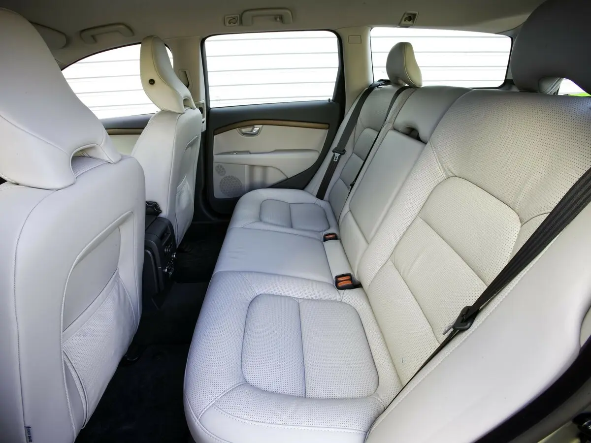 Volvo V70 III Универсал 5 дв. — сүрөт 9