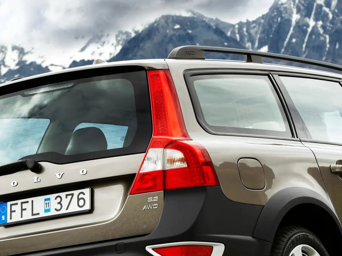 Volvo XC70 II Универсал 5 дв. — сүрөт 14