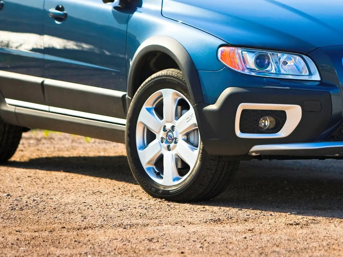 Volvo XC70 II Универсал 5 дв. — сүрөт 17
