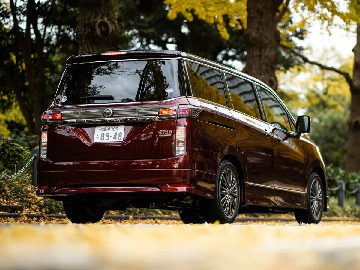 Nissan Elgrand III (E52) Рестайлинг 2 Минивэн — сүрөт 3
